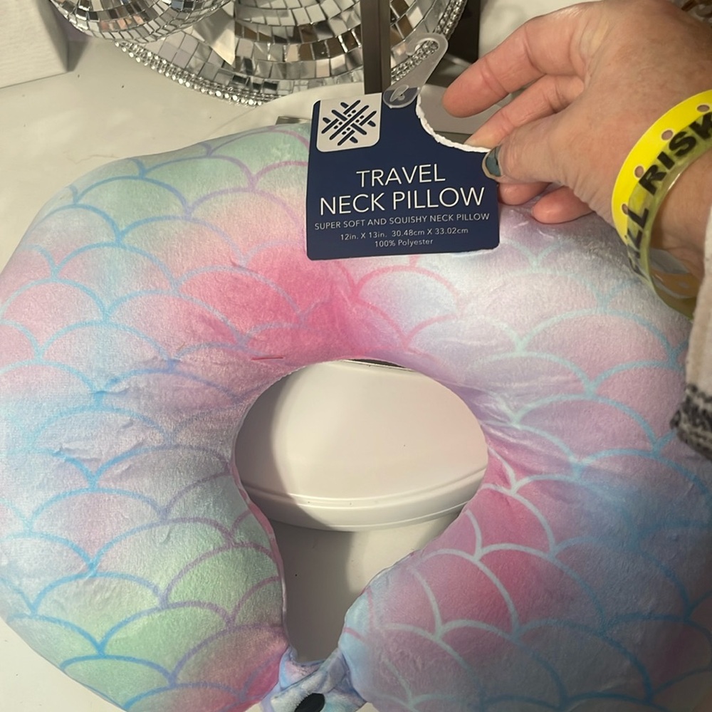 Neck pillow perfect for trips for the holidays 🚙Nextime brand MERMAID print🧜‍♀️